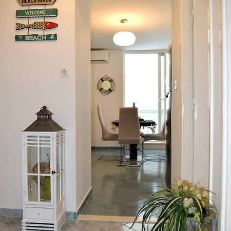 Διαμέρισμα Newly Renovated 