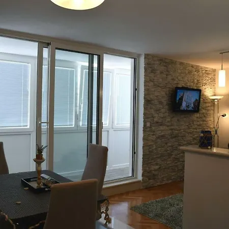 Διαμέρισμα Newly Renovated 