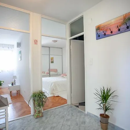 Διαμέρισμα Newly Renovated 